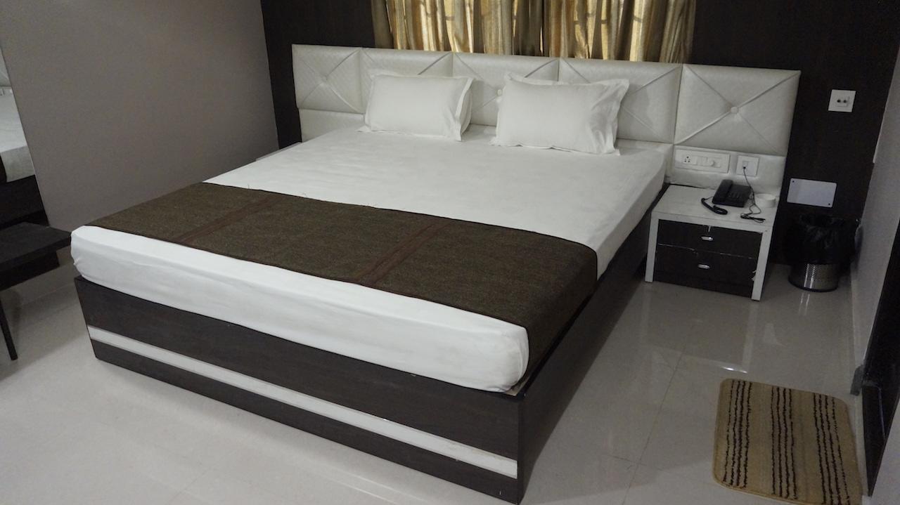 Hotel Golden Tulip Jalpaiguri Екстер'єр фото